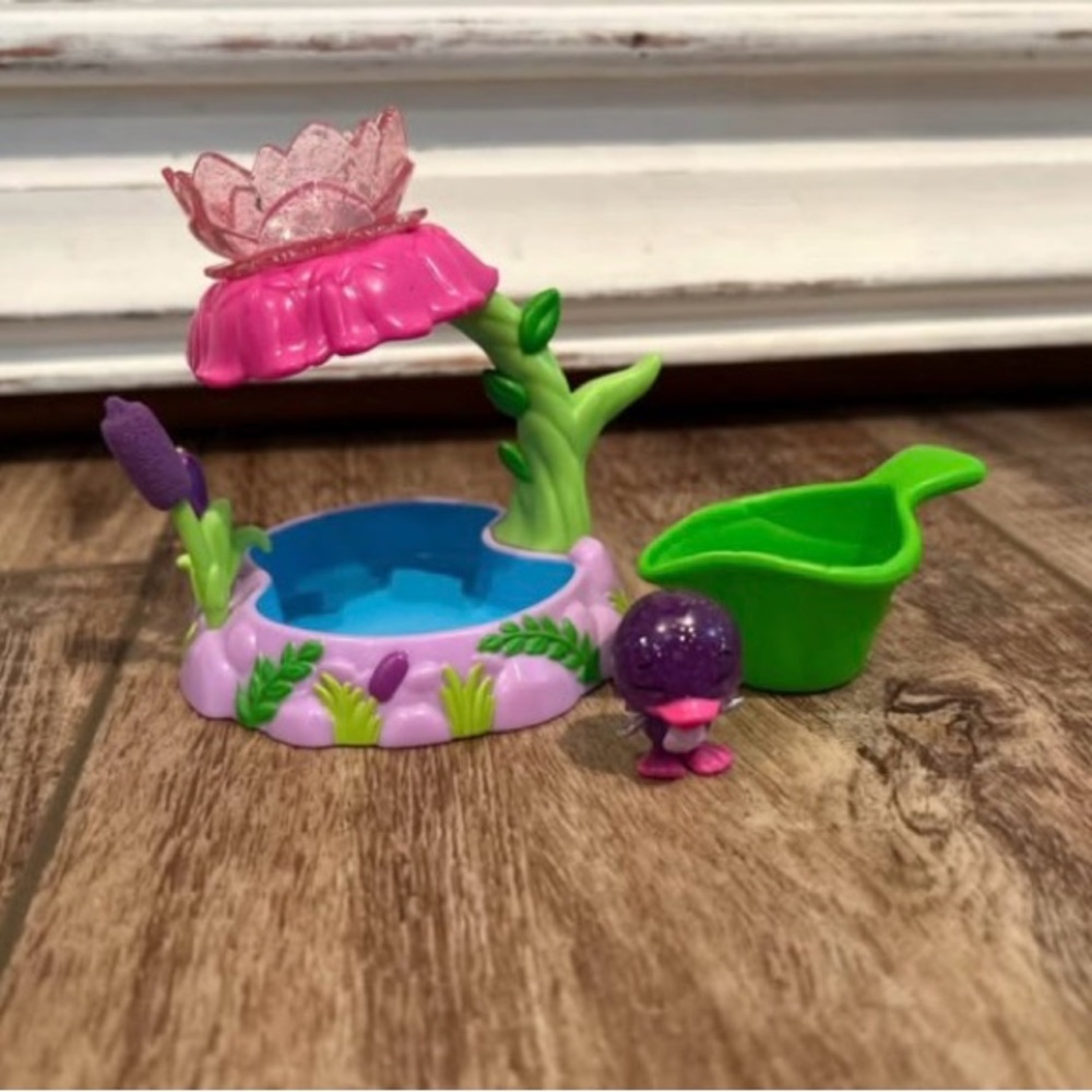 Hatchimals Flower Shower
playset